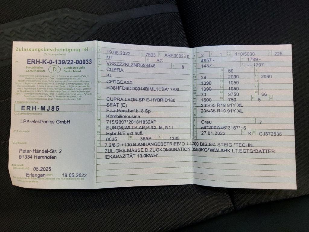 56542530-8.jpg